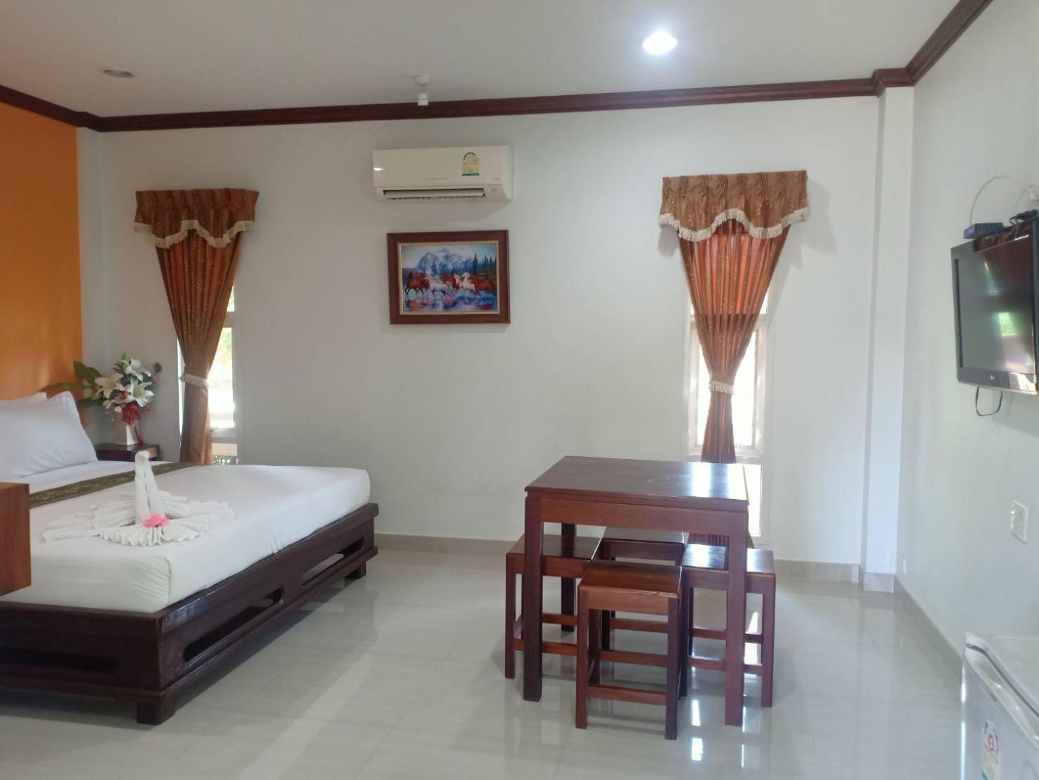 Capital O 75415 Nanthachart Riverview Resort Samut Songkhram Exterior photo